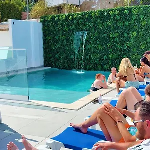  Hostal Sun Lovers